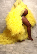 Load image into Gallery viewer, Yellow tulle robe
